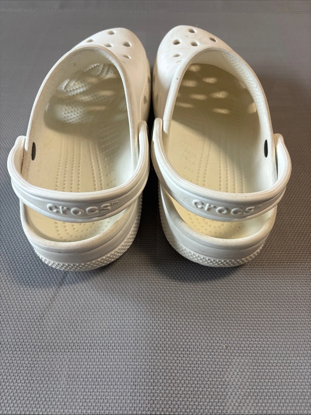 CROCS men’s sz 12 Classic White Slip-On Clogs with Heel Strap EUC